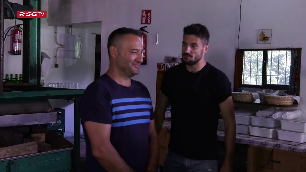 Aprendiendo a escanciar sidra