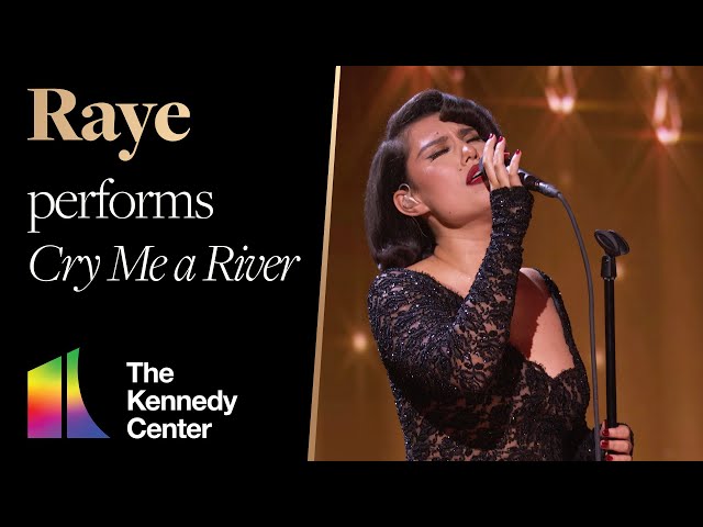 Raye performs “Cry Me a River” for The Apollo | 2024 Kennedy Center Honors