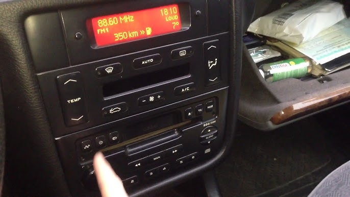 Peugeot 406: Beeping of radio without correct code 