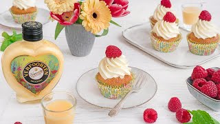 Frühlingshafte Käsekuchen-CupCakes mit Himbeeren und VERPOORTEN