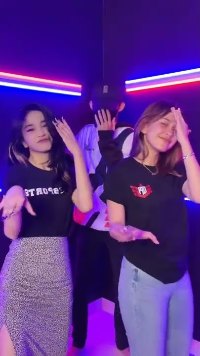 #shorts Dance bareng @yowwassappp  @rikagusriani17 satu lagi siapa ya