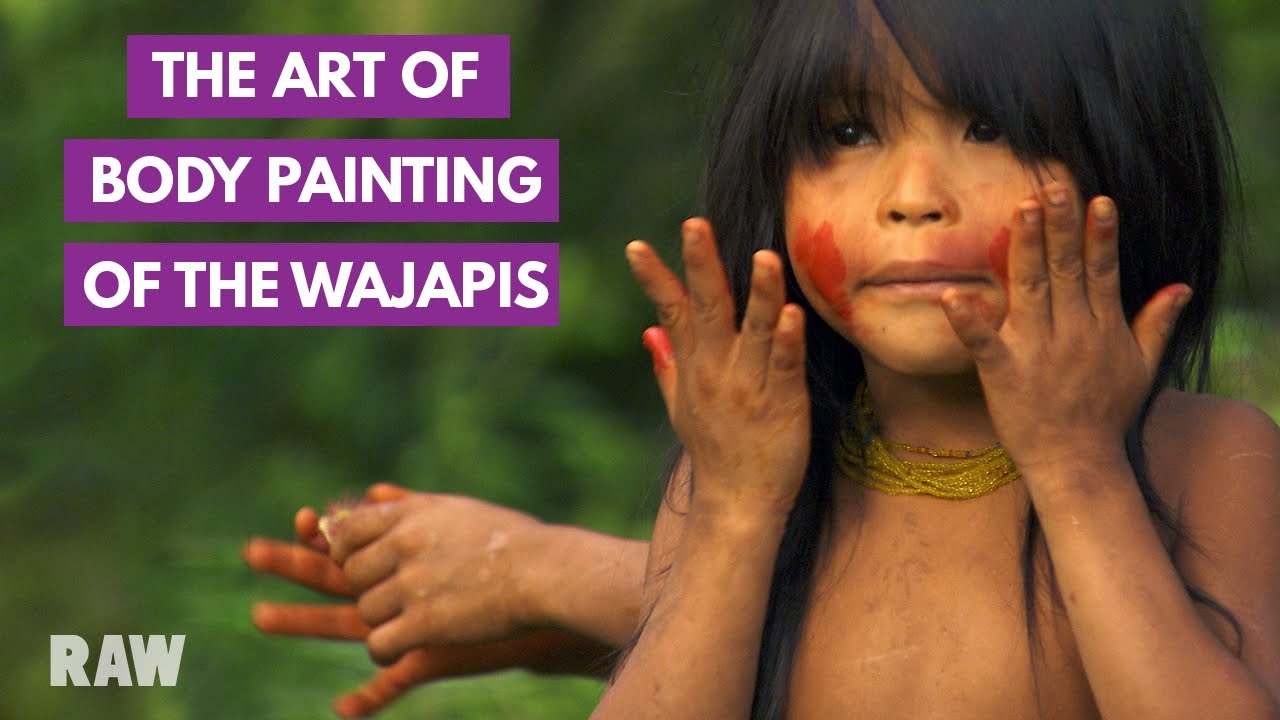 Documentary backdrop image for Wajapi body painting with urucum seeds (2022)