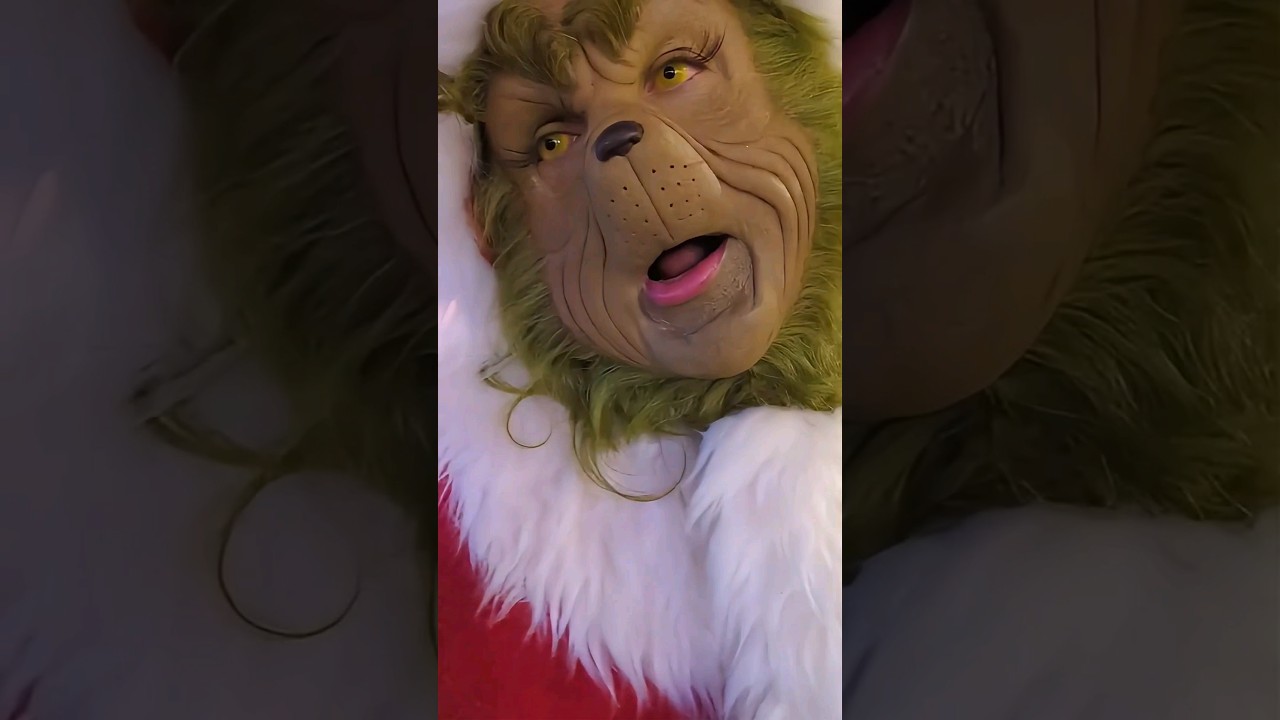 The Grinch took ALL THE HOT COCOA #thegrinch #grinch #universalstudios