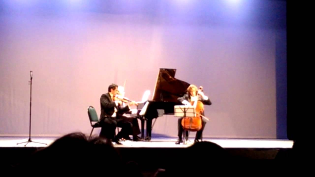  Trío Olechowski-Saldaña-Zalud