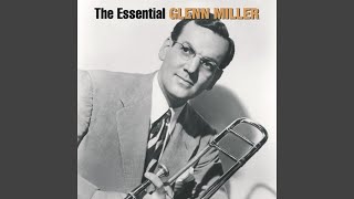 Video thumbnail of "Glenn Miller - Moonlight Serenade"
