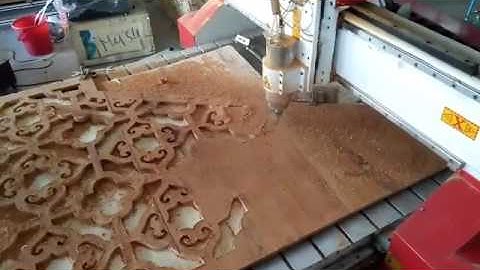 Cắt nội thất, cắt vách, cắt quảng cáo bằng máy CNC