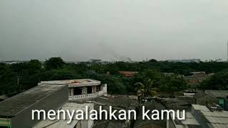 Puisi coment #Di waktu yang salah