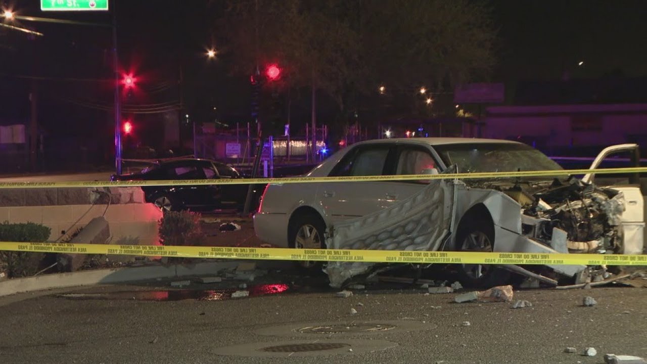 4 hurt in multi-car crash in Phoenix - YouTube
