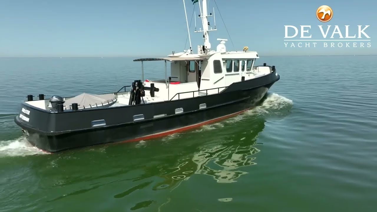 Explorer motor yacht