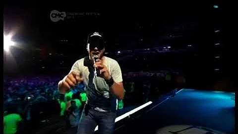 Luke Bryan- Play It Again (Live)
