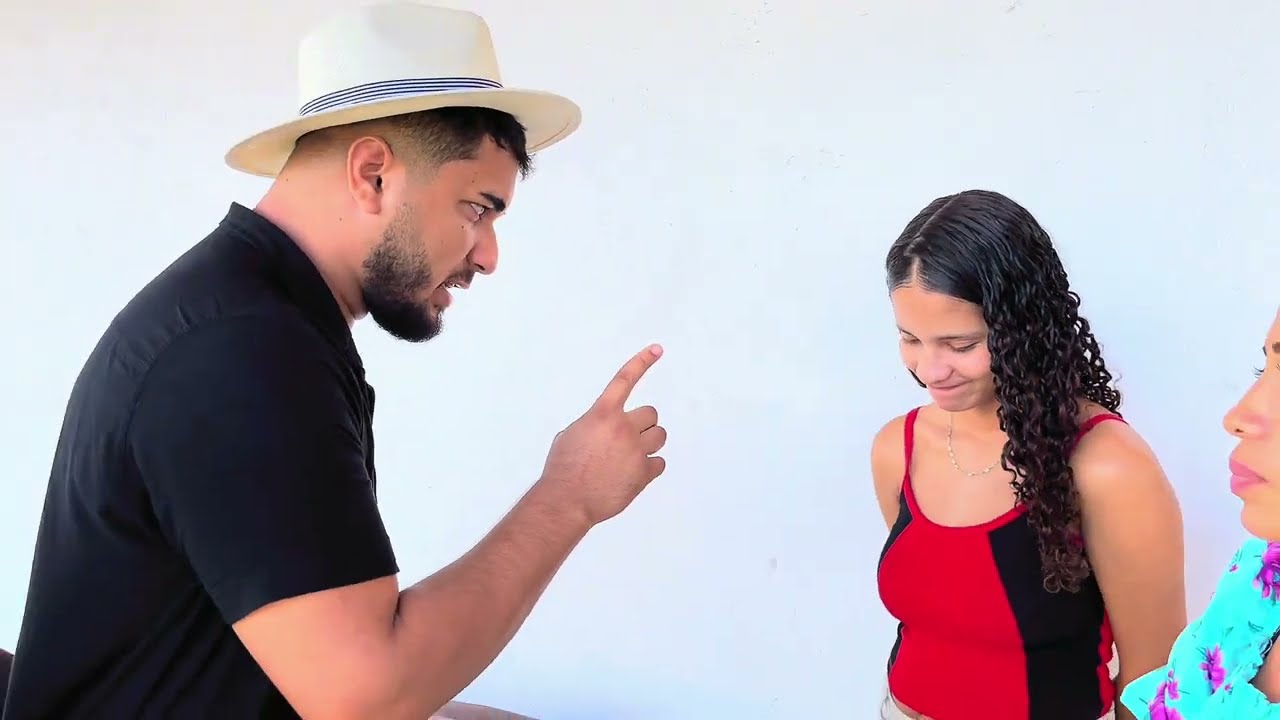 ELA Não Aceita O Relacionamento Da Sua Madrasta Com Seu Pai Veja Oque Ela Cometeu