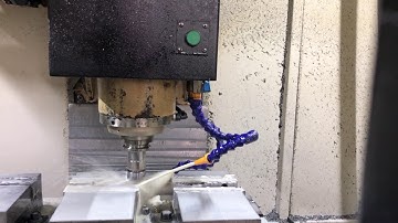 Automatic tool change in CNC milling machining