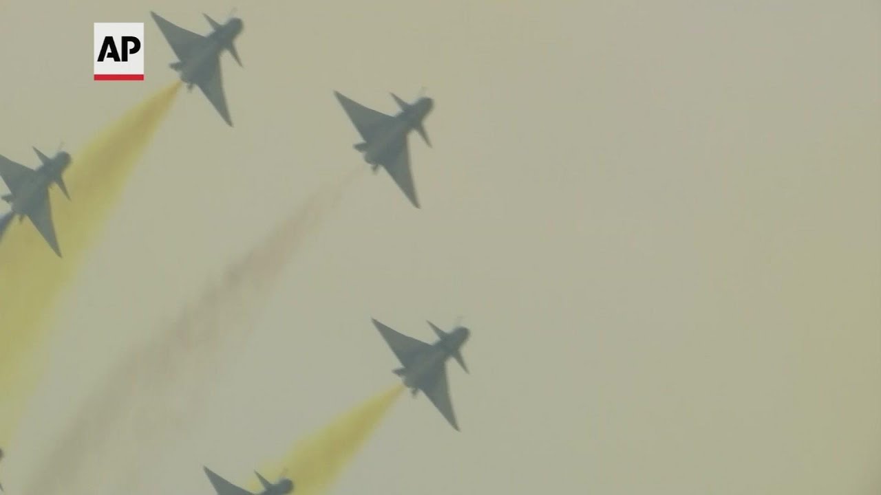 Visitors thrilled by displays, planes at China airshow