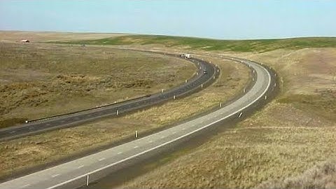 Horizontal alignment of the highway // overturning & skidding effect