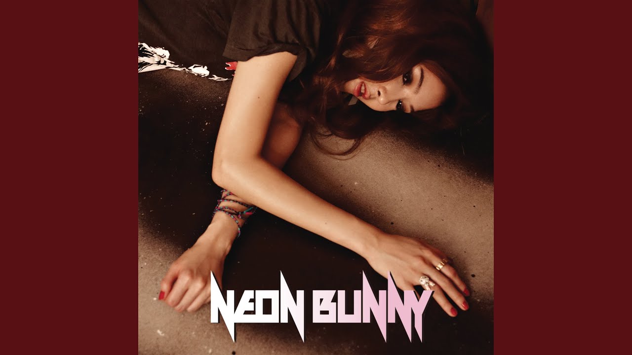 在 YouTube 上觀看「Bubbles」 在 YouTube 上觀看「Bubbles」