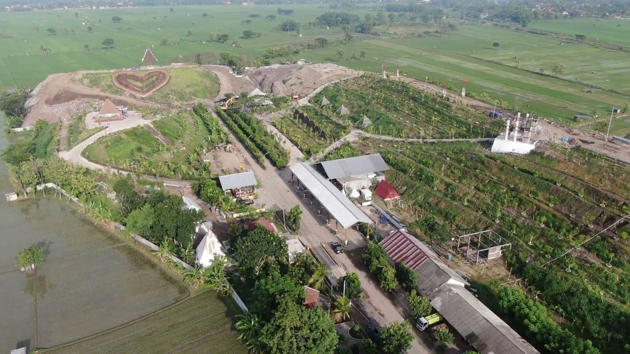 FREE RAW FOOTAGE Bukit  Piramid PART 3 , DRONE KOTA MADIUN  SHOOT USE MAVIC 2 ZOOM 4K ,