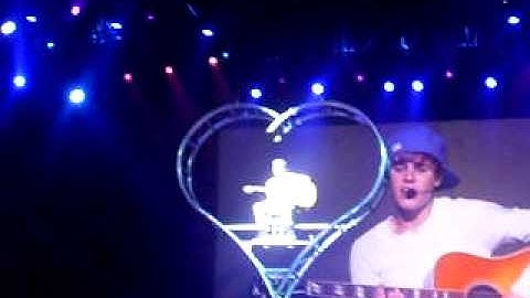 Never Let you go live in montreal - Justin Bieber