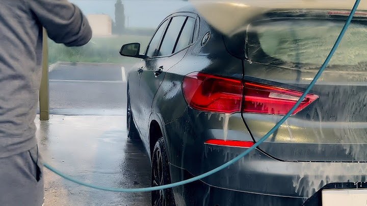 COMMENT LAVER SA VOITURE EN STATION  DE LAVAGE dans la vraie vie...!