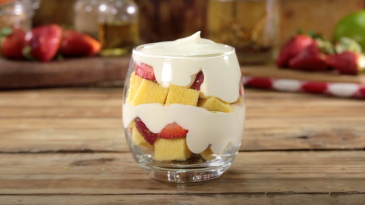 🍓Receta vaso de fresas con Crema de Leche Alpina 🍓 YouTube