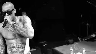 Lefty SM   - Volando.    (En vivo)
