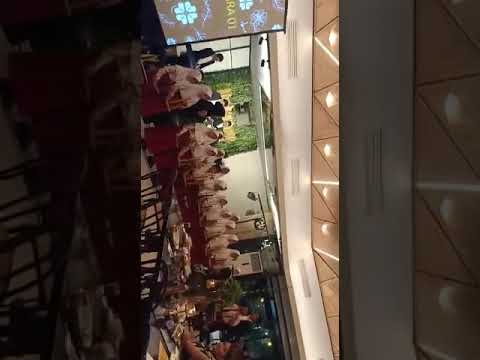 Laskar Pelangi dengan perpaduan angklung dan musik band. - YouTube