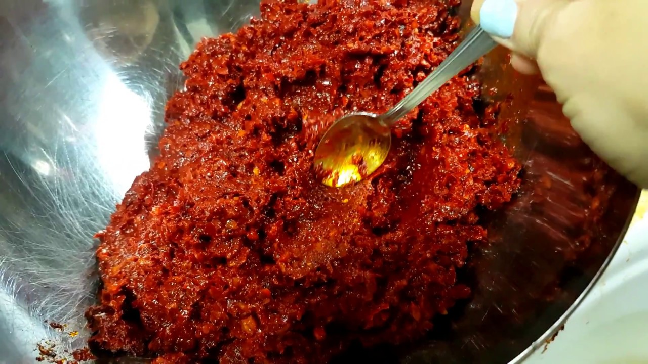 How to make Tunisian harissa הריסה טוניסאית מושלמת - YouTube