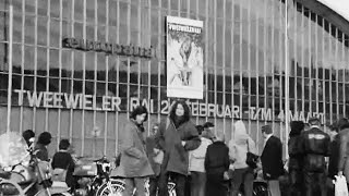 1973: Tweewieler-RAI te Amsterdam - met oude/antieke fietsen, bromfietsen en motorfietsen/motoren