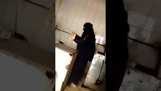 3 - woman slaughter chicken ازاى تقدر تذبح الفراخ باحتراف زى احسن معلم فى المحل