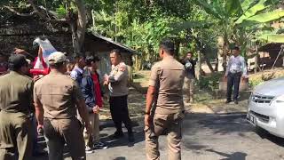 Mahasiswa wija to luwu menghadang kendaraan bupati Luwu