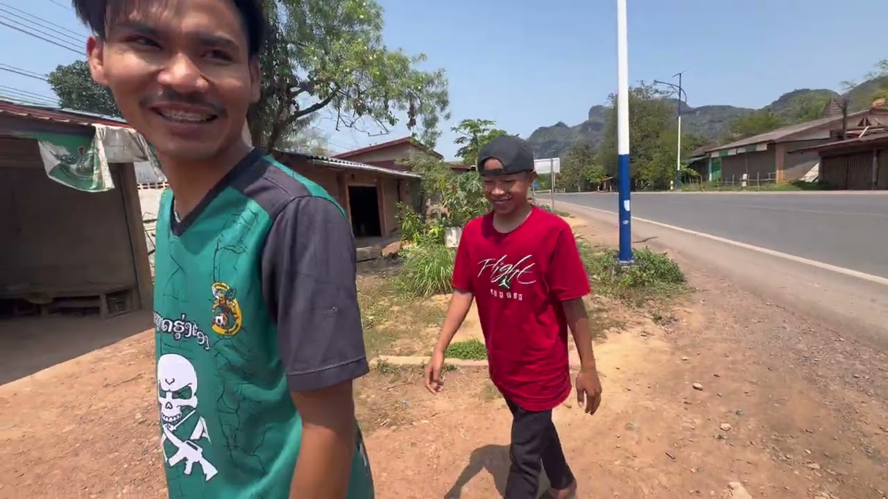 ตอนนี้ถึงปากกะดิ่งแล้วเดินทางต่อไปนะคอรหลวงเวียงจัน