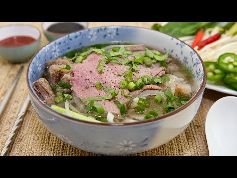 vietnamese-beef-noodle-soup-(pho-bo)