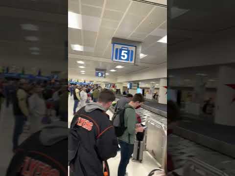 Video: Bagažo laikymas Phoenix Sky Harbor tarptautiniame oro uoste