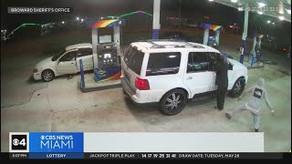 Man sought in Dania Beach gas station random stabbing
