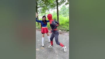 Ôi Nữ Siêu nhân biến thành Zombie chúa rồi người nhện không đánh nổi