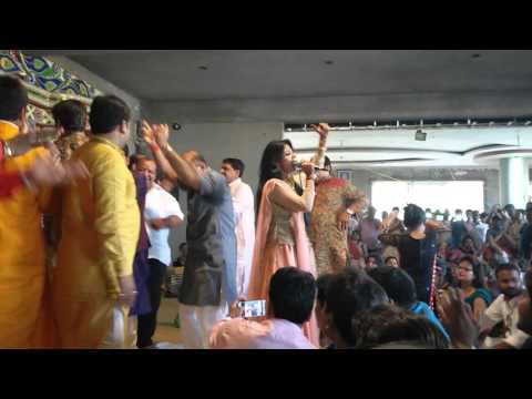 Main to Jo Kuch Bhi jaisa bhi hu kiske piche o baba tere piche Khatu Shyam Bhajan By Uma Lahri