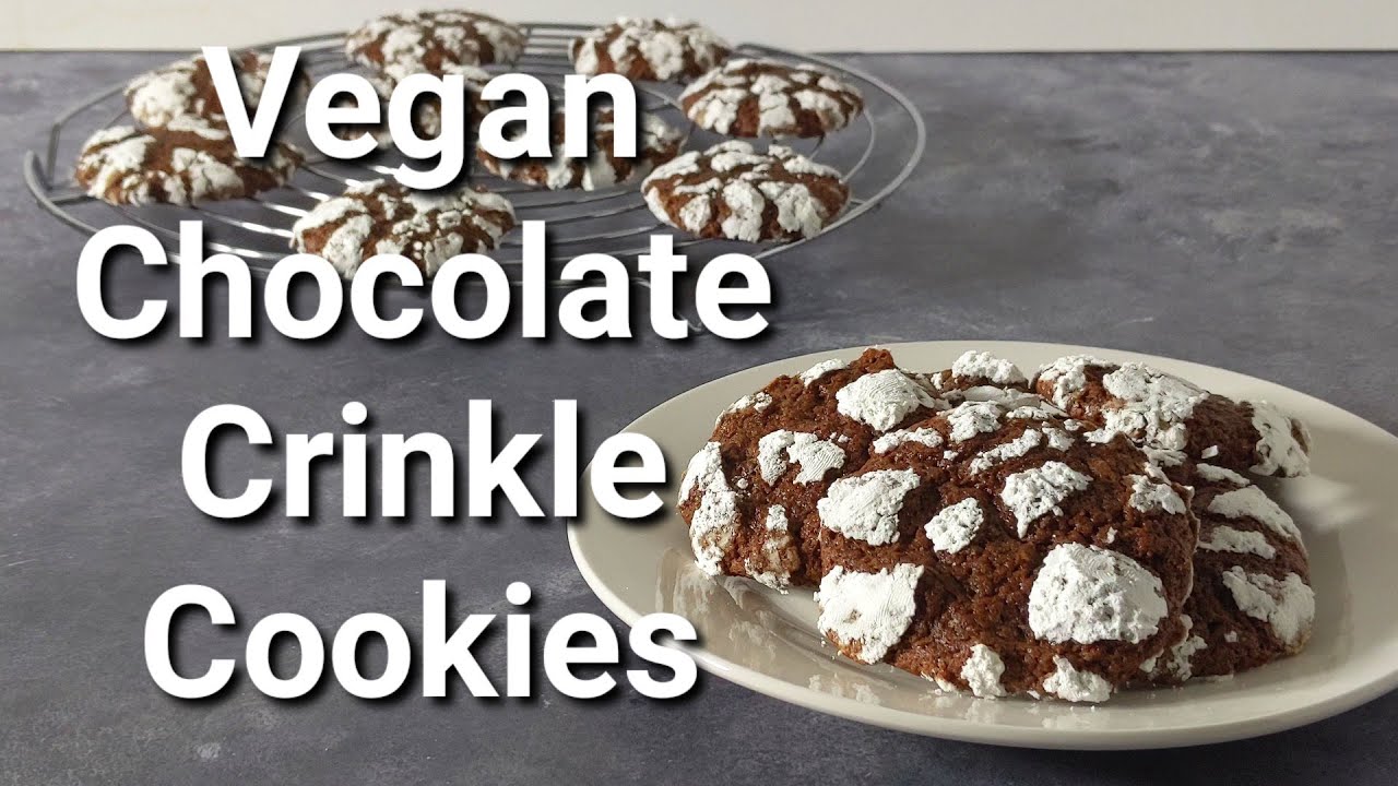 VEGAN CHOCOLATE CRINKLE COOKIES | vegan and proud