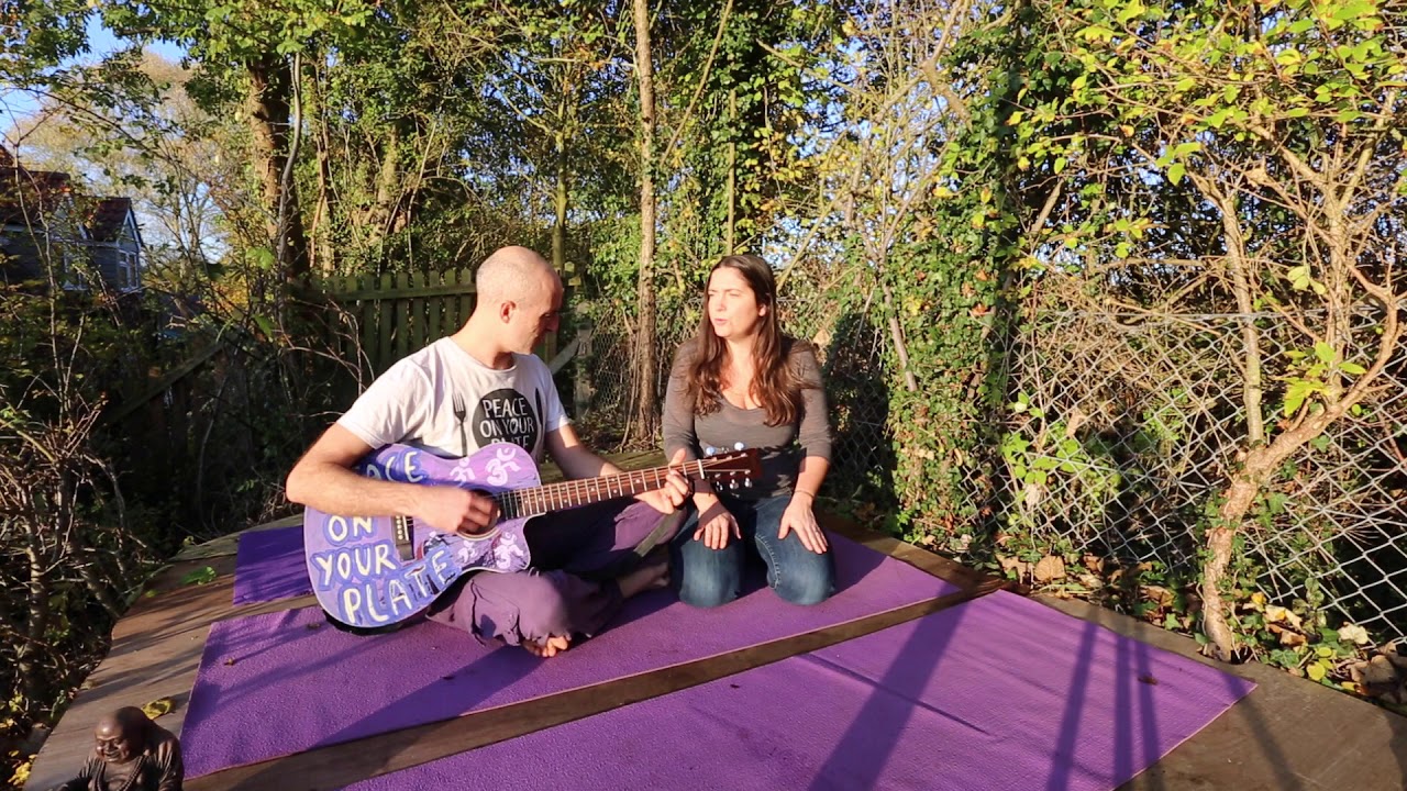Live In Harmony with Giles & Juliette Bryant (in the garden)