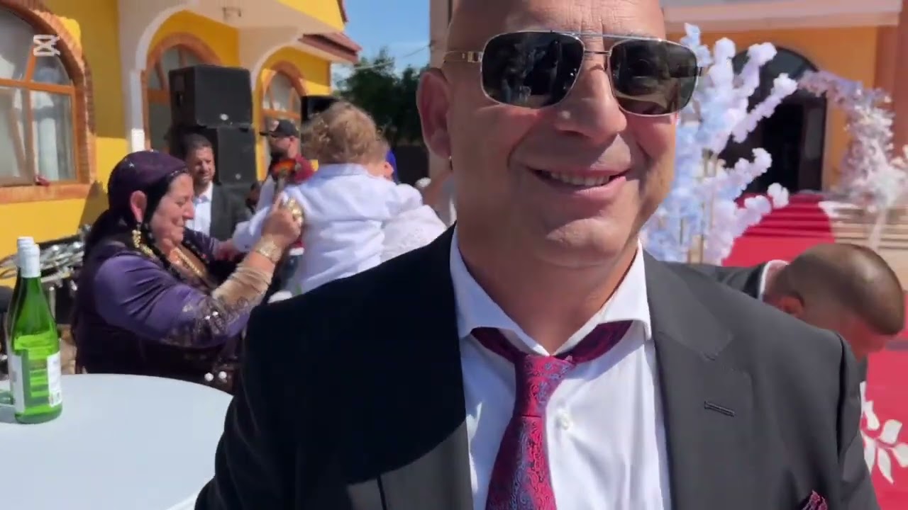 Mare botez la Strehaia de 12 stele