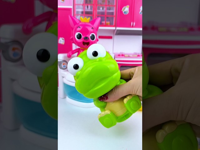 ASMR Unboxing Pinkfong & Pororo Bath Toy Set 🚽 | Satisfying Toy Play with Subi ASMR #shorts