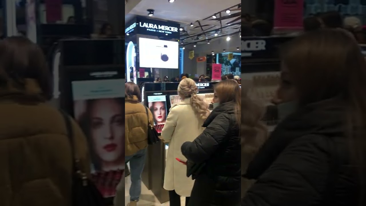 В Казани в магазине "Золотое яблоко" образовались большие очереди (видео "Реального времени")