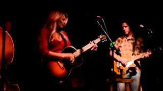 Video thumbnail of "Elizabeth Cook "Hot Burrito #1" Tractor Tavern - Seattle 11-17-11"