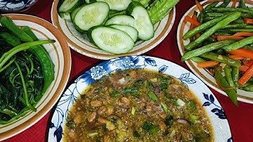 Cơm chay thanh đạm rau luộc chấm với tương kho xã ớt-đậu que xào của hai bà cháu/BCMT