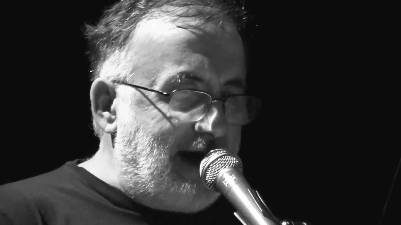 Θάνος Μικρούτσικος | Για το φτωχό Μπέρτολτ Μπρεχτ full HD