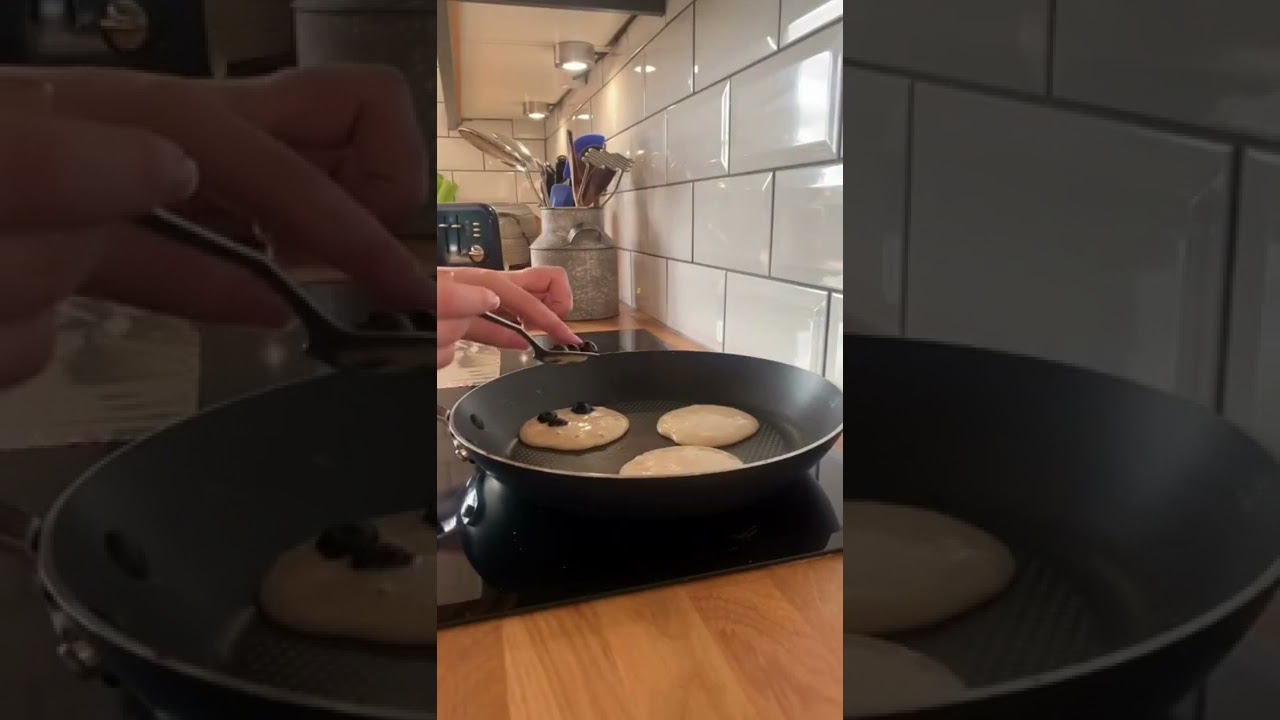 Healthy and Delicious: Make Low Calorie Blueberry Pancakes in Minutes! 