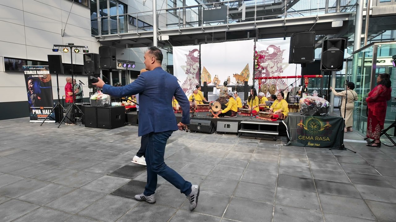 Wayang Kulit – Bagong’s reis met de koffer | Dhalang Lionel Madijokromo | 27 Sept 2025