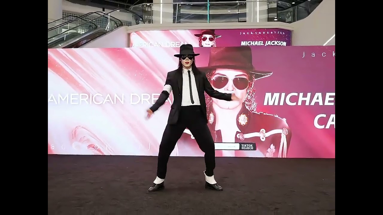 Every move is iconic!