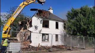 Demolition of flats on Dingwall's Meiklefield Road
