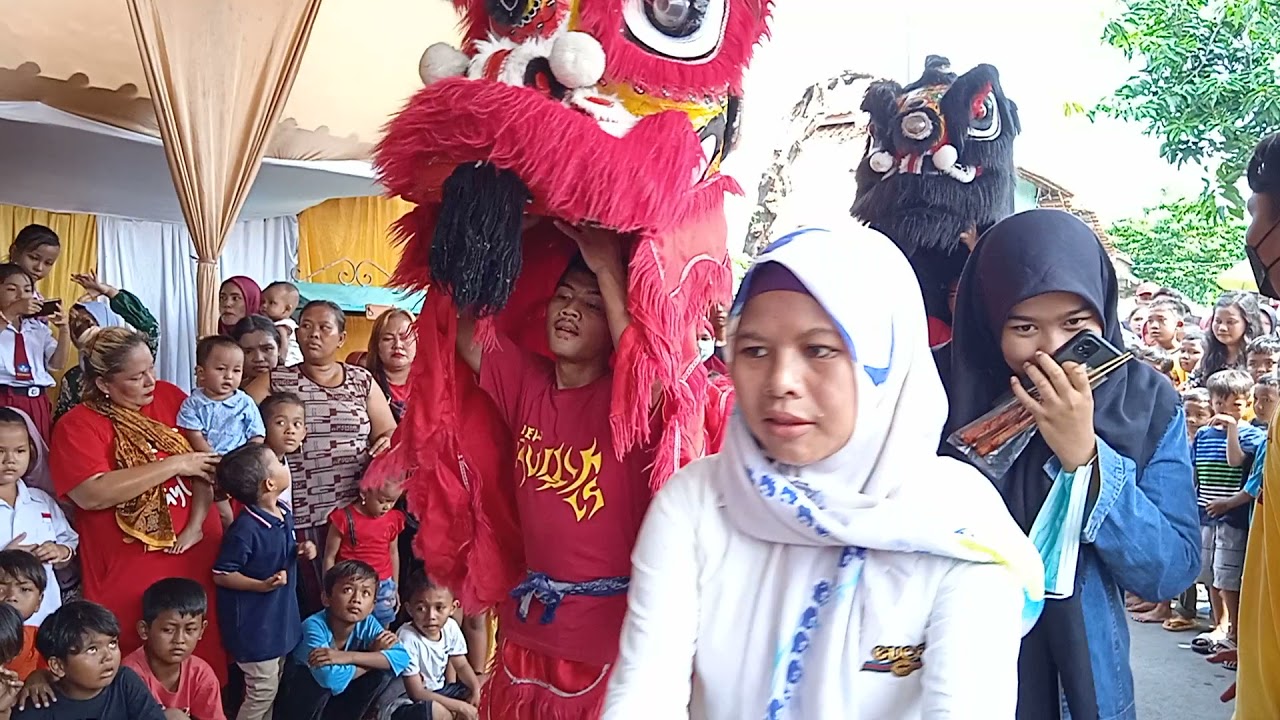 Aksi Si garang Terbang 😱barongsai Burok MJM live ds Hulubanteng kidul tgl 5 oktober 2021