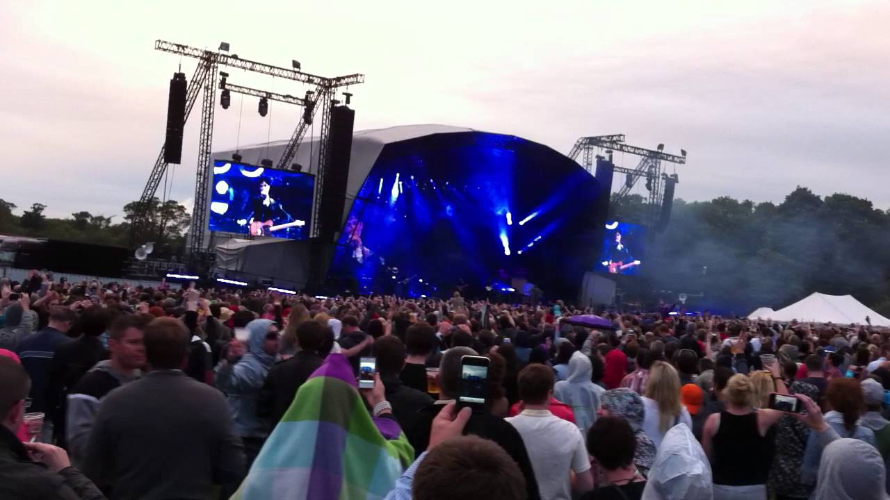Prince @ Malahide Castle. Purple Rain - YouTube