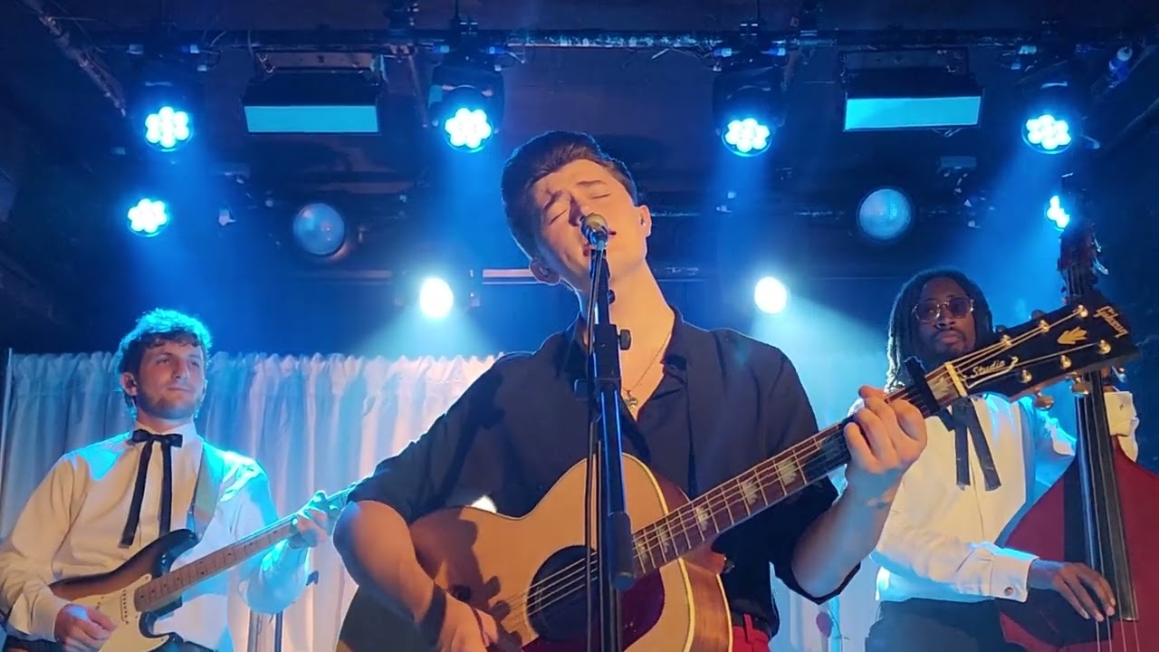 Elliot James Reay - He Doesn't Make Me Cry - Live in London 2025